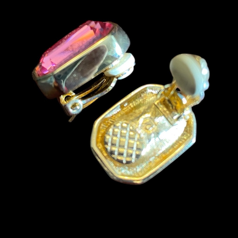 Elegant Vintage Goldtone and Pink Swarovski Crystal clip on Earrings - Picture 2 of 4